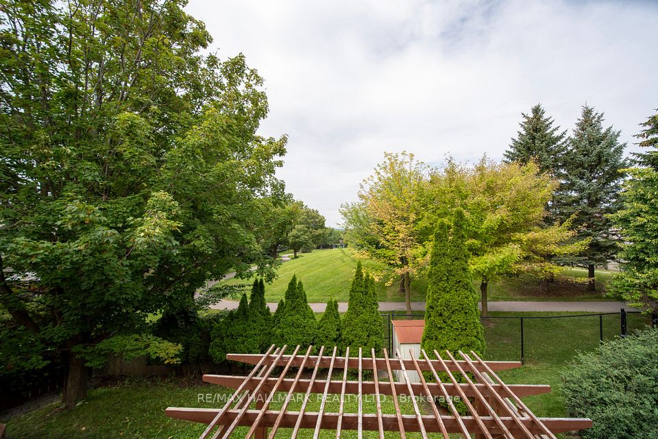 872 Hilton Boulevard, Newmarket, ON L3X 2H8 24