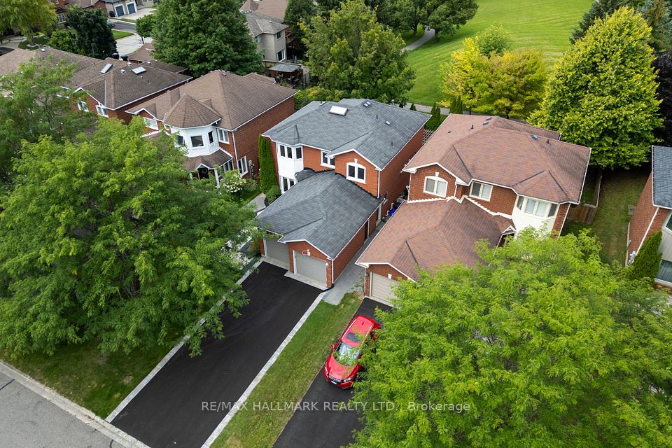 872 Hilton Boulevard, Newmarket, ON L3X 2H8 4