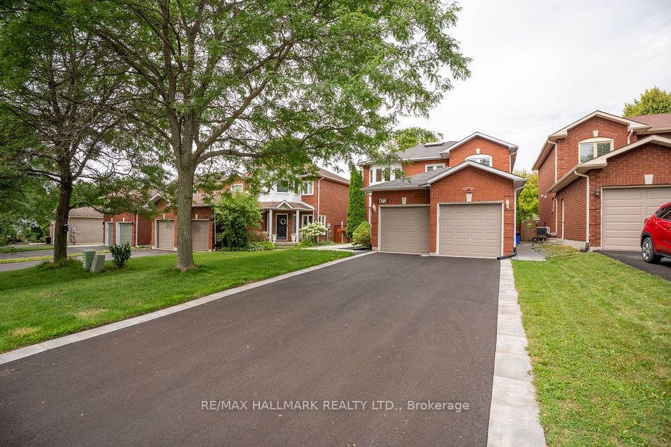 872 Hilton Boulevard, Newmarket, ON L3X 2H8 3
