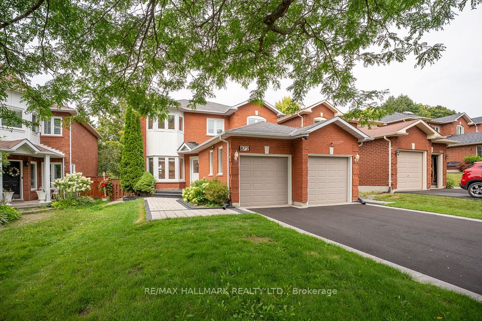 872 Hilton Boulevard, Newmarket, ON L3X 2H8 2