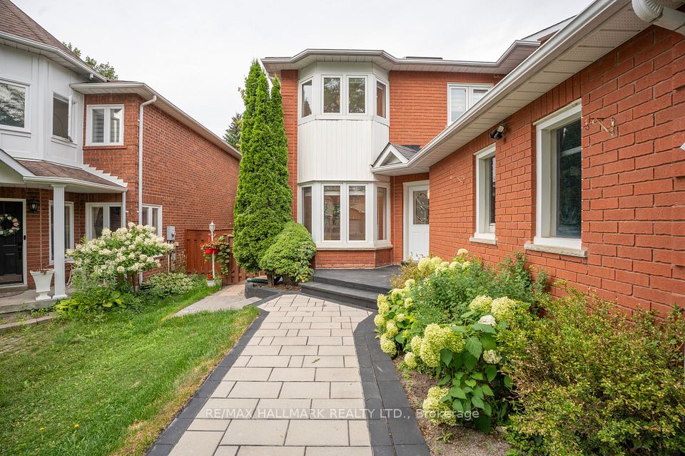 872 Hilton Boulevard, Newmarket, ON L3X 2H8 6