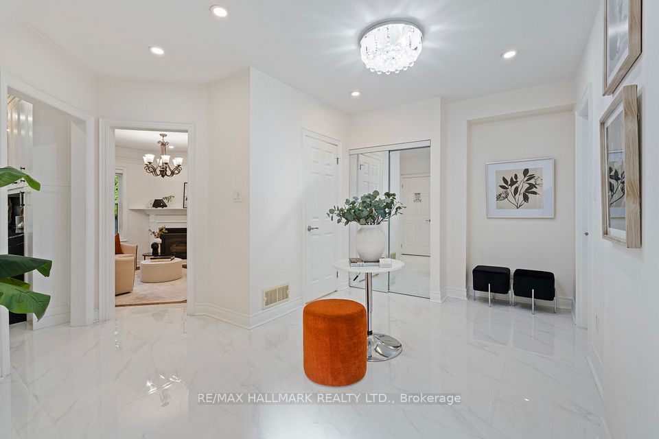 872 Hilton Boulevard, Newmarket, ON L3X 2H8 7
