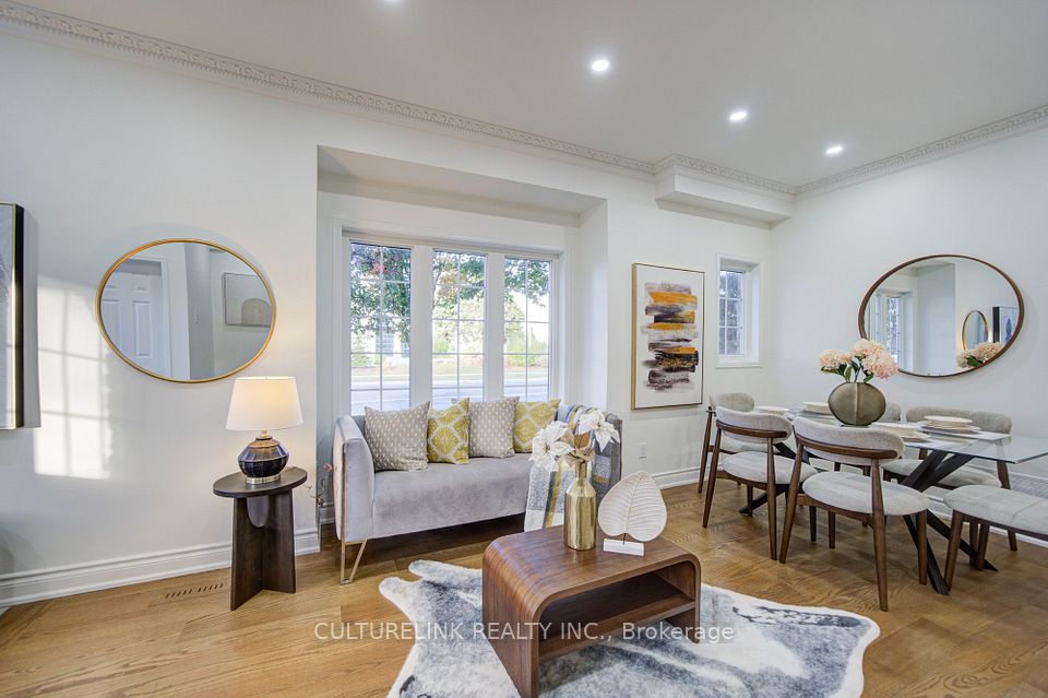 2 Hartwell Place, Markham, ON L6C 2K4 8
