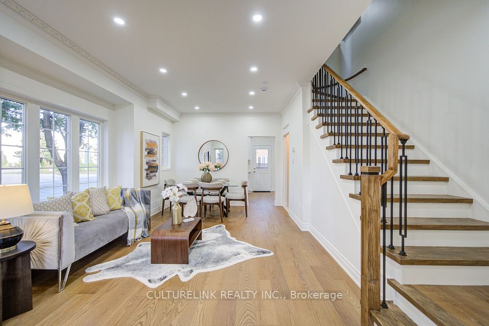 2 Hartwell Place, Markham, ON L6C 2K4 6