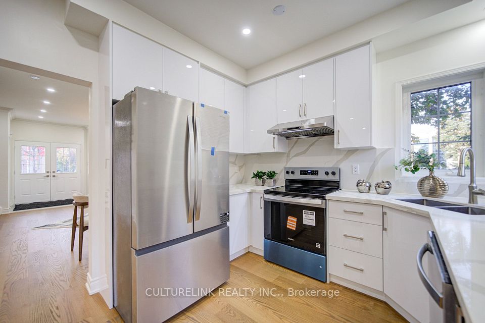 2 Hartwell Place, Markham, ON L6C 2K4 14