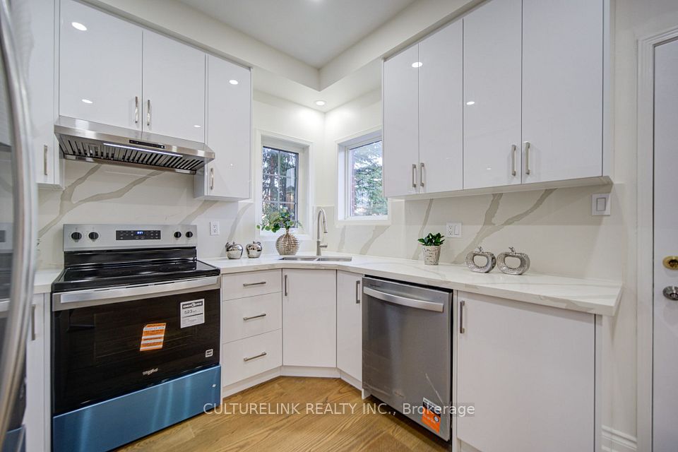2 Hartwell Place, Markham, ON L6C 2K4 13