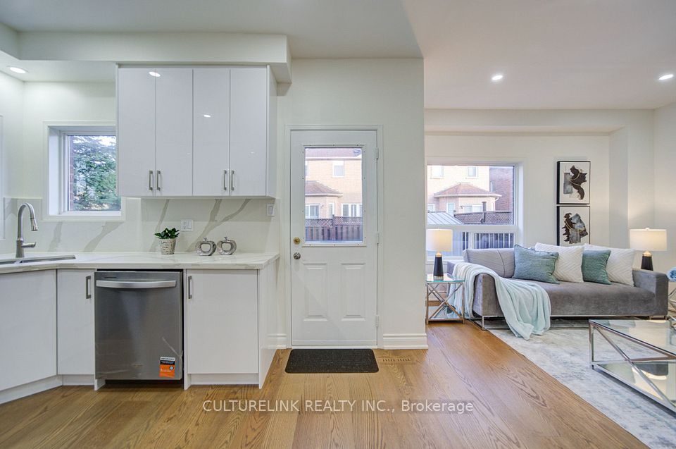 2 Hartwell Place, Markham, ON L6C 2K4 12