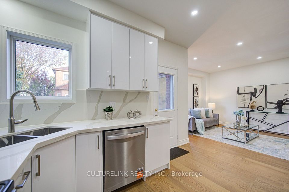 2 Hartwell Place, Markham, ON L6C 2K4 15