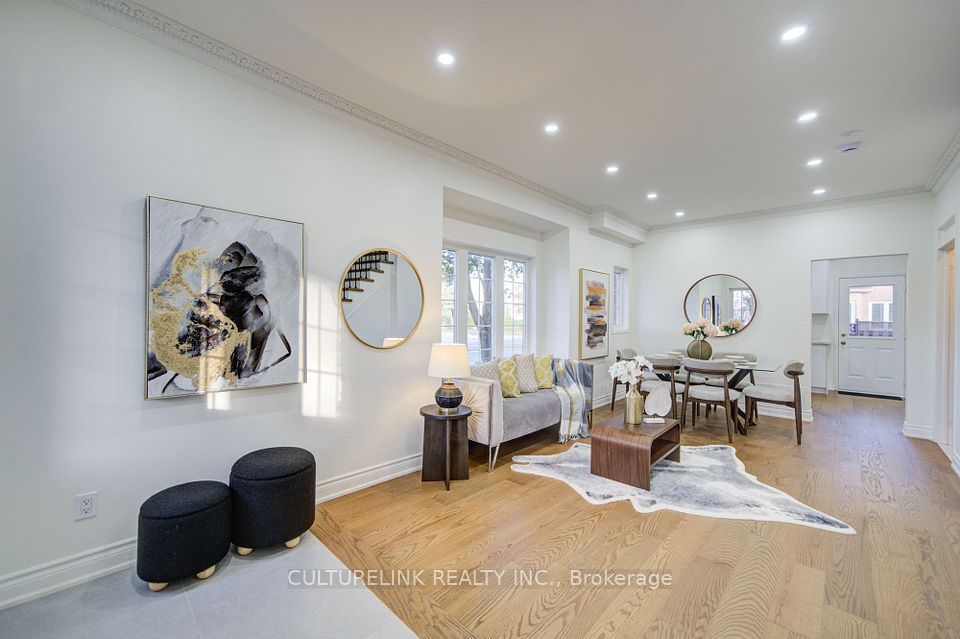2 Hartwell Place, Markham, ON L6C 2K4 5