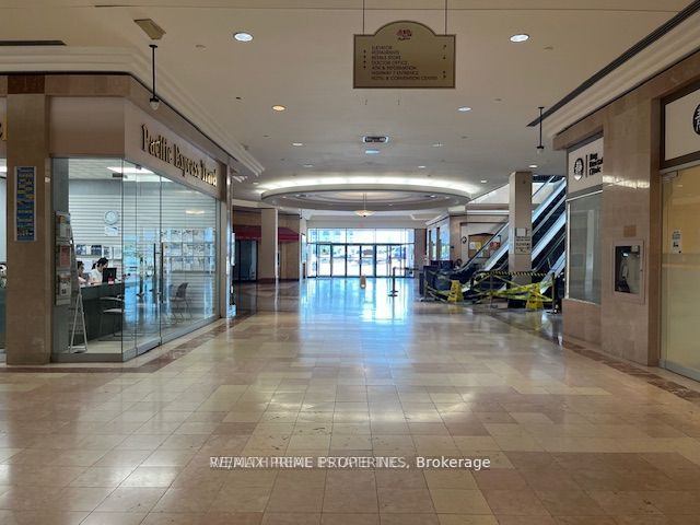 670 Highway 7 E 67, Richmond Hill, ON L4P 3B2 3