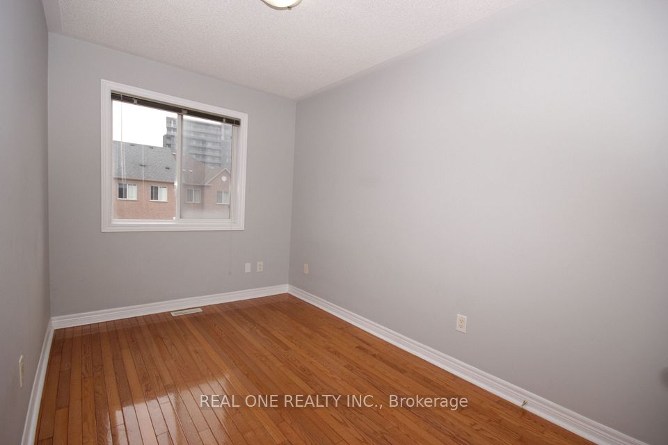 15 Azalea Gate Way, Markham, ON L3T 7T9 16