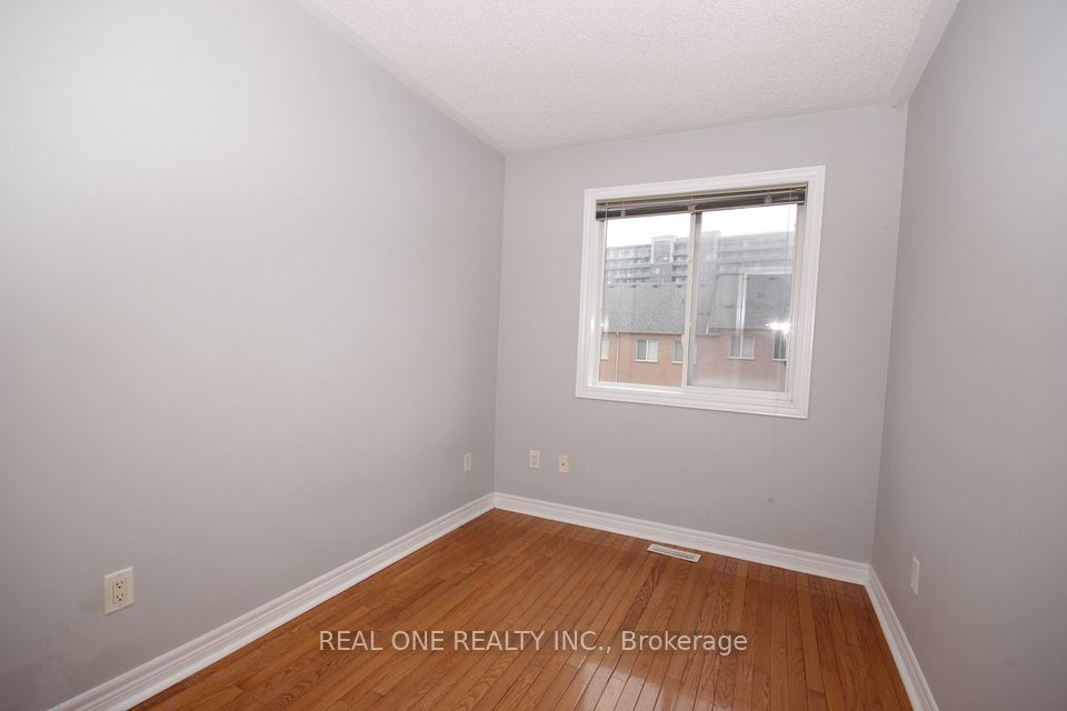 15 Azalea Gate Way, Markham, ON L3T 7T9 14