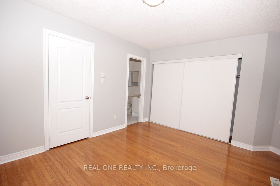15 Azalea Gate Way, Markham, ON L3T 7T9 11
