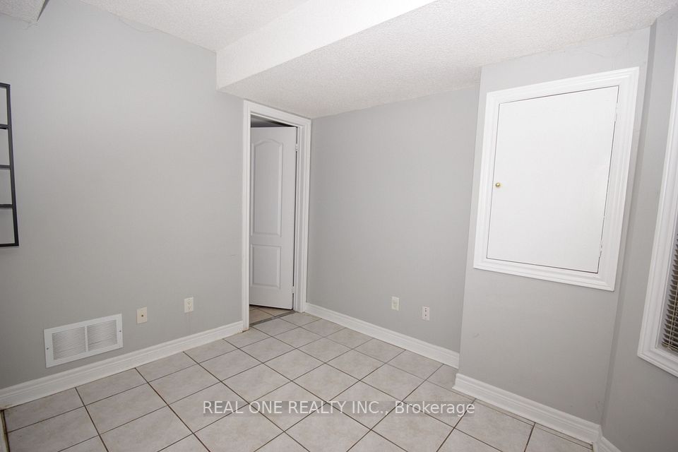 15 Azalea Gate Way, Markham, ON L3T 7T9 20