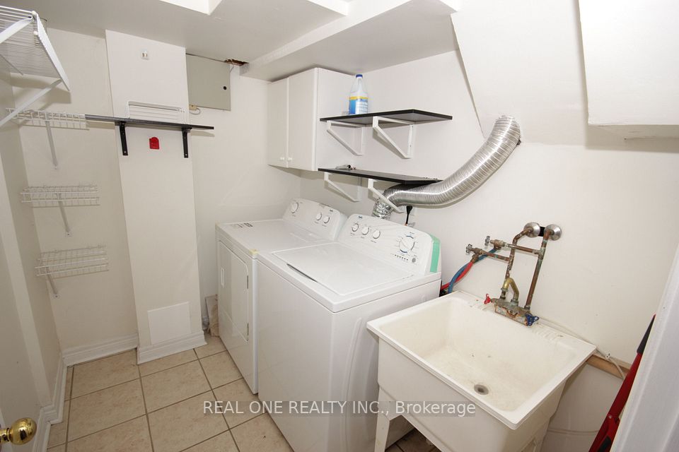 15 Azalea Gate Way, Markham, ON L3T 7T9 22