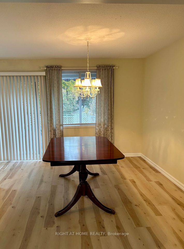 94 Southdale Drive, Markham, ON L3P 1K2 8