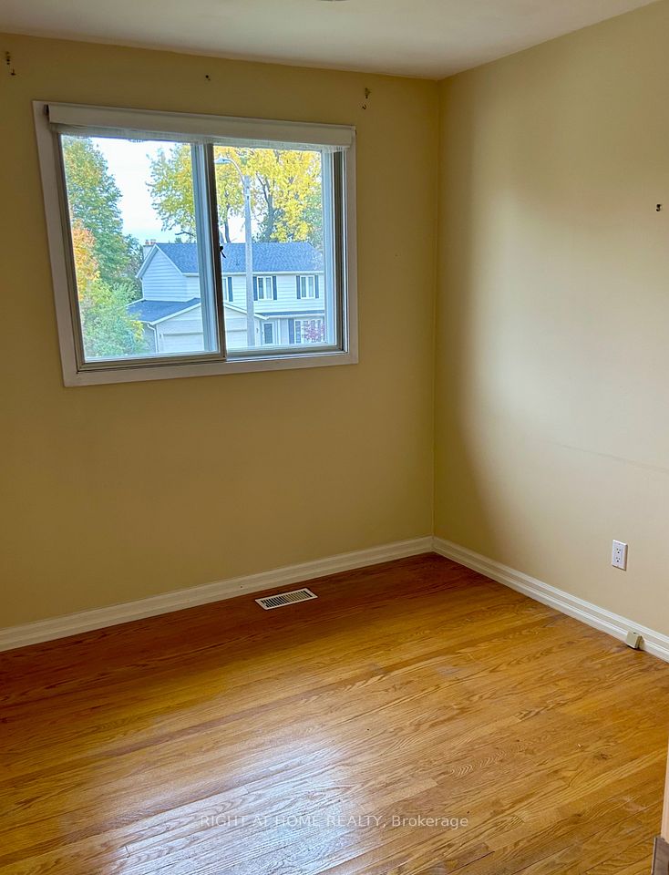 94 Southdale Drive, Markham, ON L3P 1K2 15