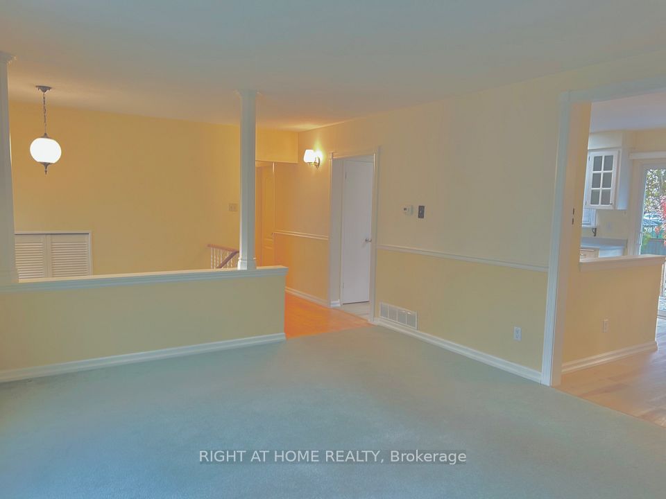 94 Southdale Drive, Markham, ON L3P 1K2 5