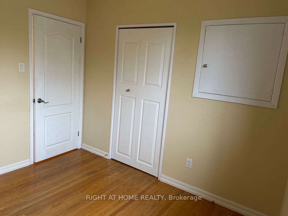 94 Southdale Drive, Markham, ON L3P 1K2 16