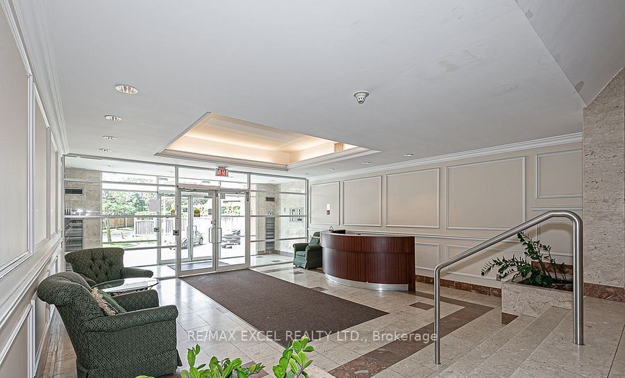 9 Chalmers Road 309, Richmond Hill, ON L4B 3N3 6