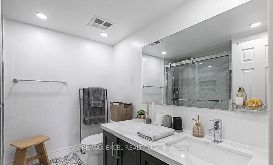 9 Chalmers Road 309, Richmond Hill, ON L4B 3N3 24