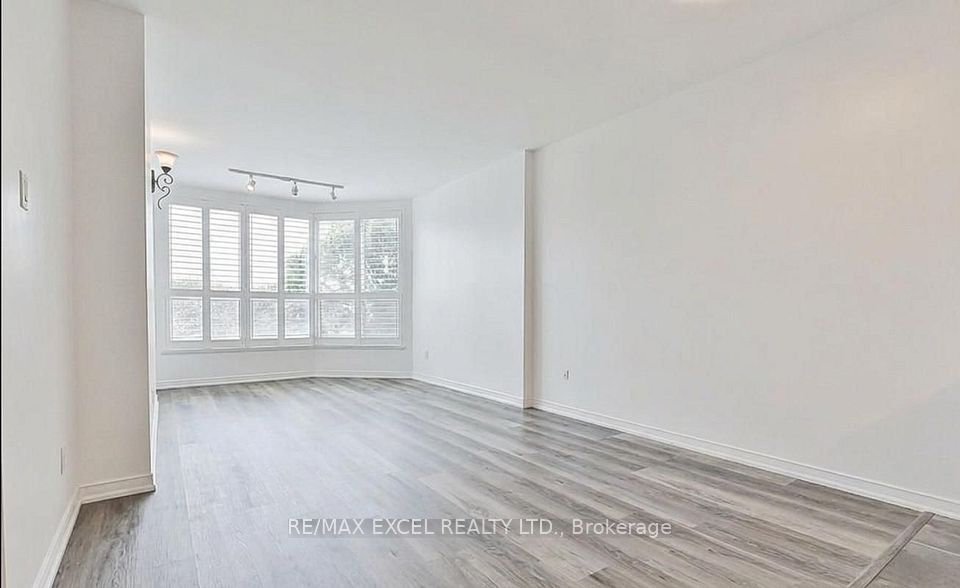 9 Chalmers Road 309, Richmond Hill, ON L4B 3N3 17