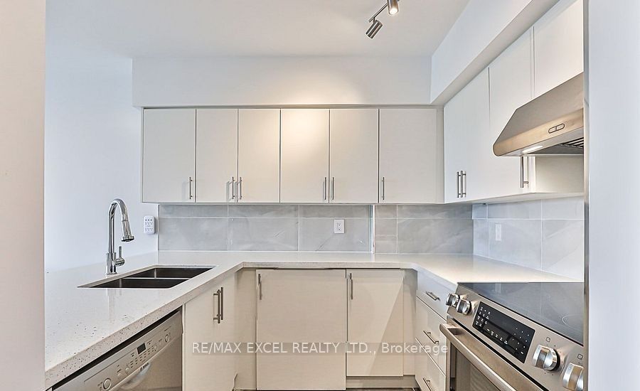 9 Chalmers Road 309, Richmond Hill, ON L4B 3N3 11