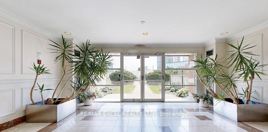 9 Chalmers Road 309, Richmond Hill, ON L4B 3N3 4