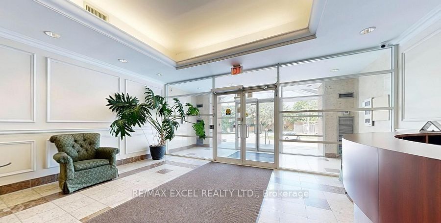 9 Chalmers Road 309, Richmond Hill, ON L4B 3N3 3