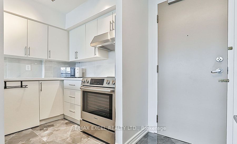 9 Chalmers Road 309, Richmond Hill, ON L4B 3N3 9