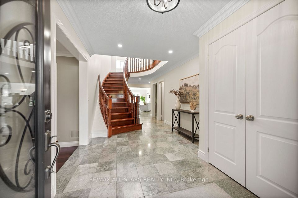 23 Charrington Crescent, Markham, ON L3R 0R3 8