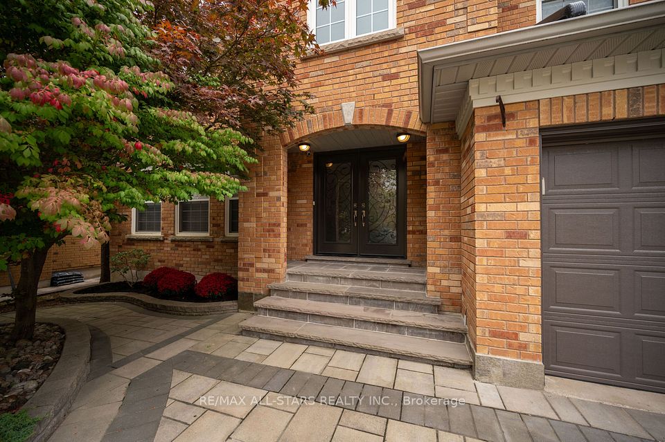 23 Charrington Crescent, Markham, ON L3R 0R3 7
