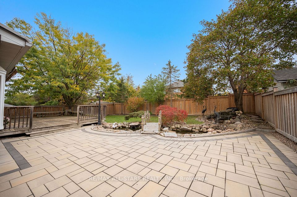 23 Charrington Crescent, Markham, ON L3R 0R3 5