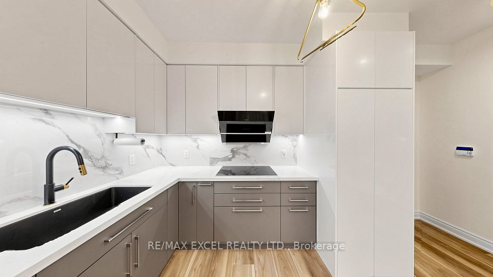 325 South Park Road 312, Markham, ON L3T 0B8 15