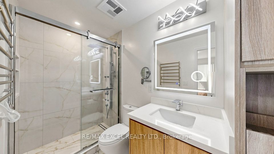 325 South Park Road 312, Markham, ON L3T 0B8 22