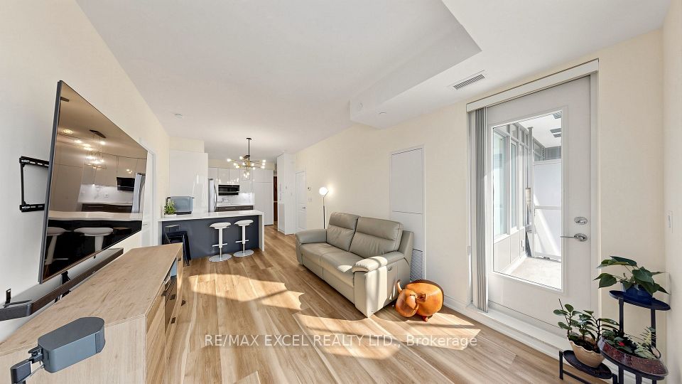 325 South Park Road 312, Markham, ON L3T 0B8 10