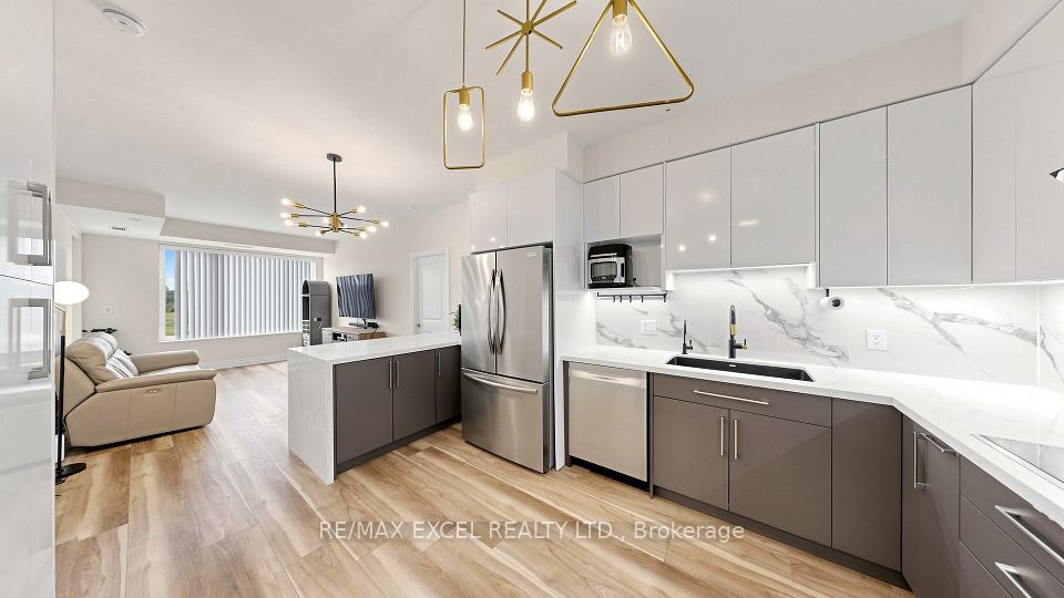 325 South Park Road 312, Markham, ON L3T 0B8 12