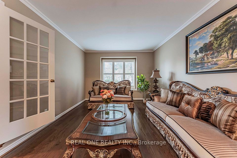 45 JOHN BUTTON Boulevard, Markham, ON L3R 9A7 8