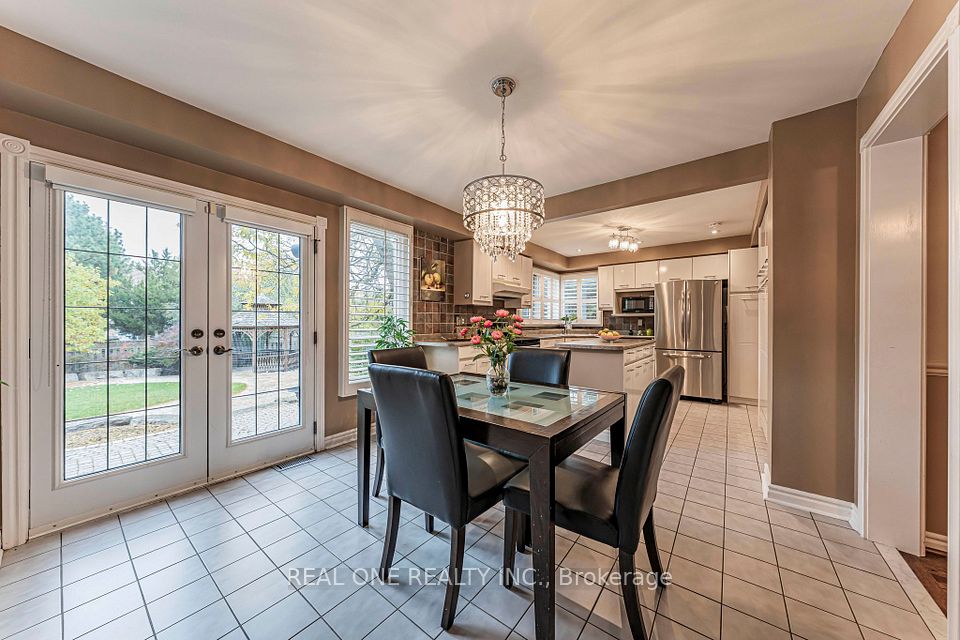 45 JOHN BUTTON Boulevard, Markham, ON L3R 9A7 12