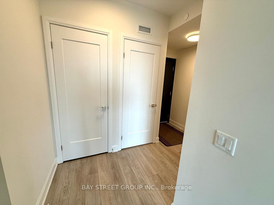 38 Gandhi Lane 3207, Markham, ON L3T 0G9 11