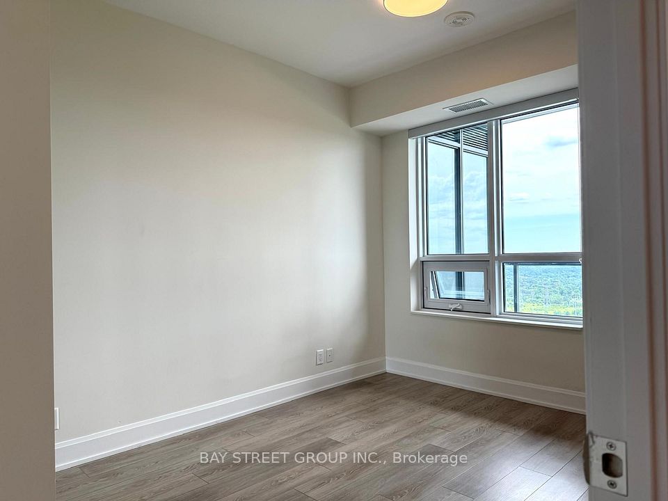 38 Gandhi Lane 3207, Markham, ON L3T 0G9 18