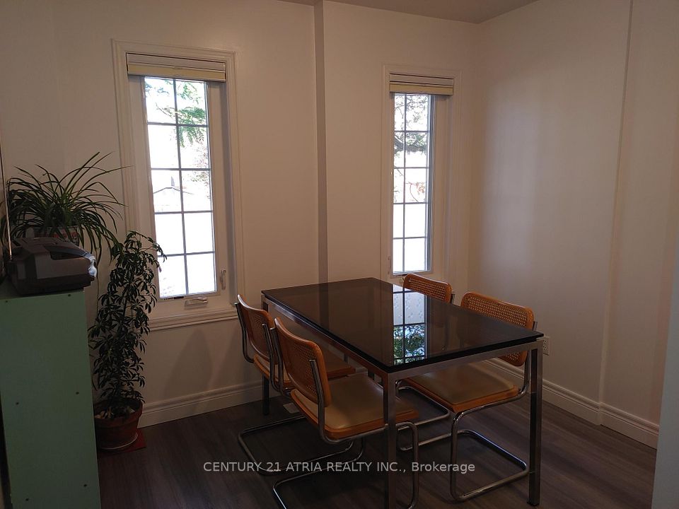 76 Ellesmere Street, Richmond Hill, ON L4B 4E3 3