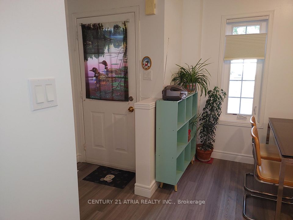 76 Ellesmere Street, Richmond Hill, ON L4B 4E3 2
