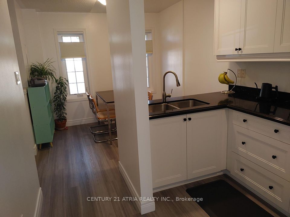 76 Ellesmere Street, Richmond Hill, ON L4B 4E3 6