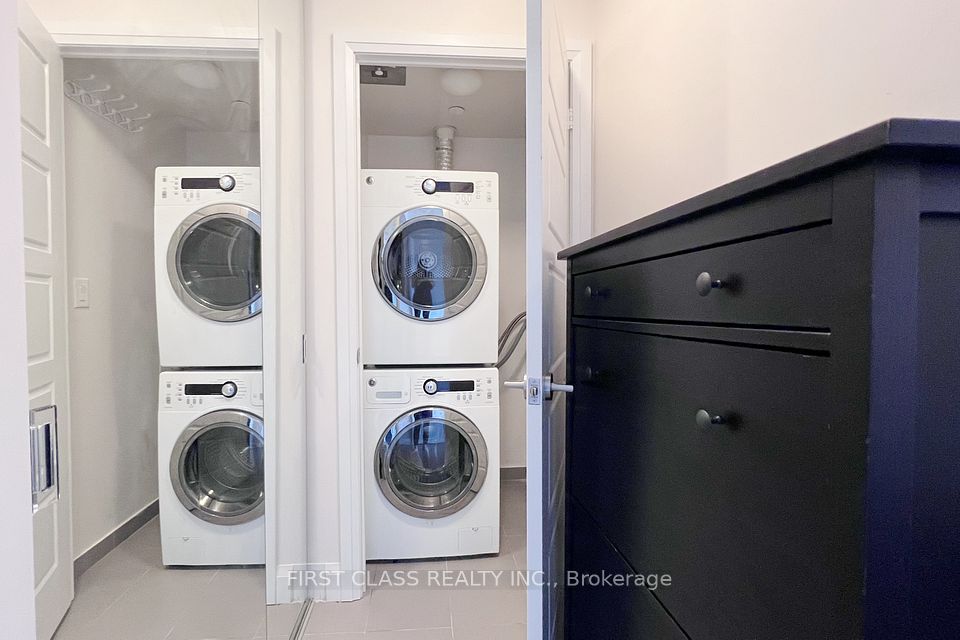 8200 Birchmount Road 315, Markham, ON L3R 9W1 3