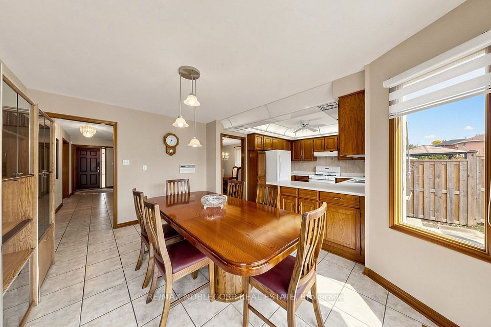 162 Venetian Crescent, Vaughan, ON L4L 5G3 16