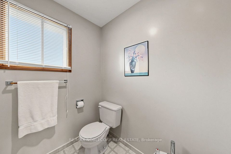 162 Venetian Crescent, Vaughan, ON L4L 5G3 24