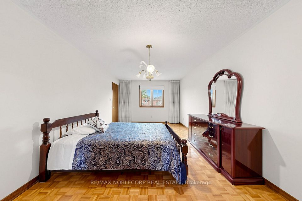 162 Venetian Crescent, Vaughan, ON L4L 5G3 20