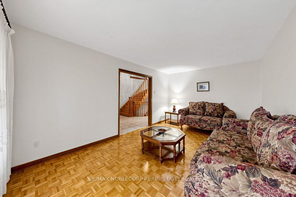 162 Venetian Crescent, Vaughan, ON L4L 5G3 10