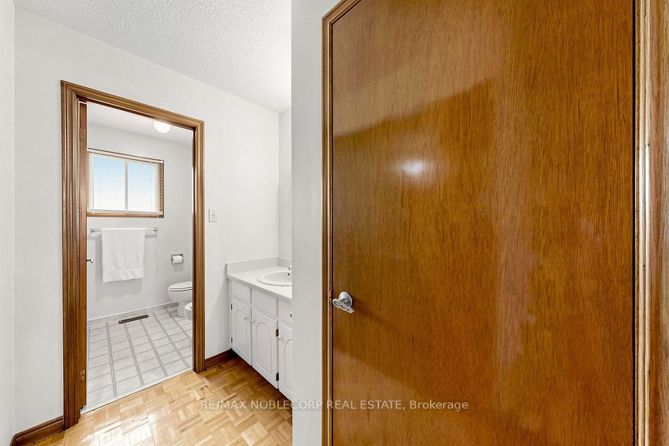 162 Venetian Crescent, Vaughan, ON L4L 5G3 23